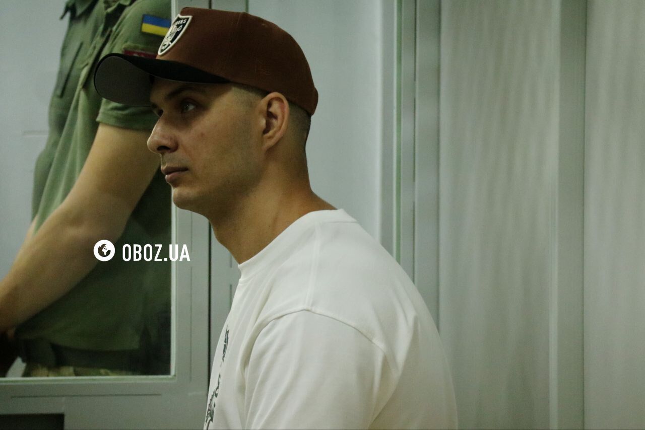 Убийство подростка на фуникулере в Киеве: подозреваемый поссорился с матерью парня во время заседания по избранию меры пресечения. Фото и видео