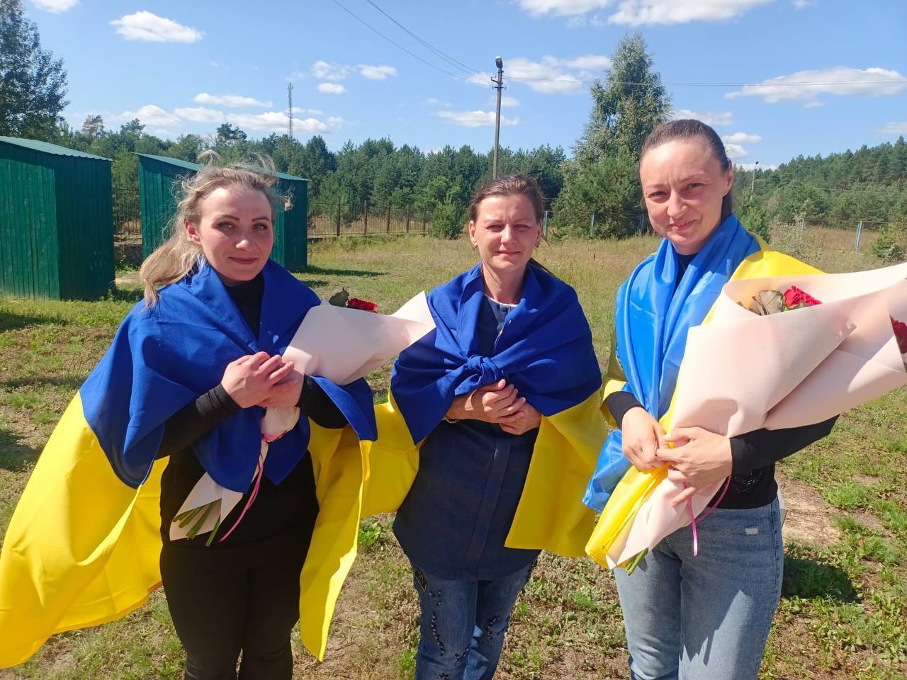 Почти всем нужна медицинская помощь и реабилитация: состоялся обмен пленными между Украиной и РФ. Фото и видео