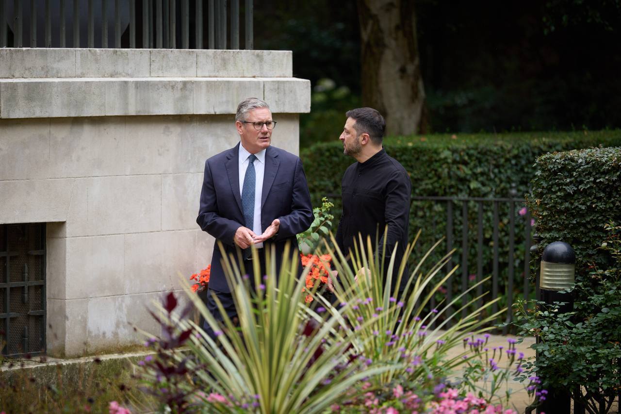 Зеленский прибыл с визитом в Лондон и встретился со Стармером: все подробности. Фото и видео