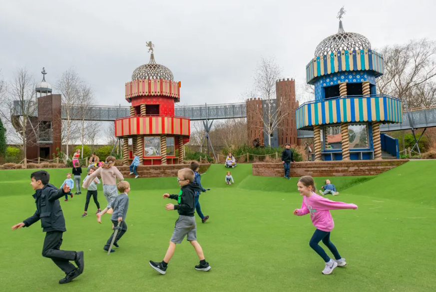 Для фанатів Гаррі Поттера і не тільки: 5 європейських замків для туристів із дітьми