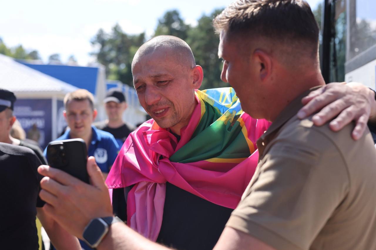 Почти всем нужна медицинская помощь и реабилитация: состоялся обмен пленными между Украиной и РФ. Фото и видео