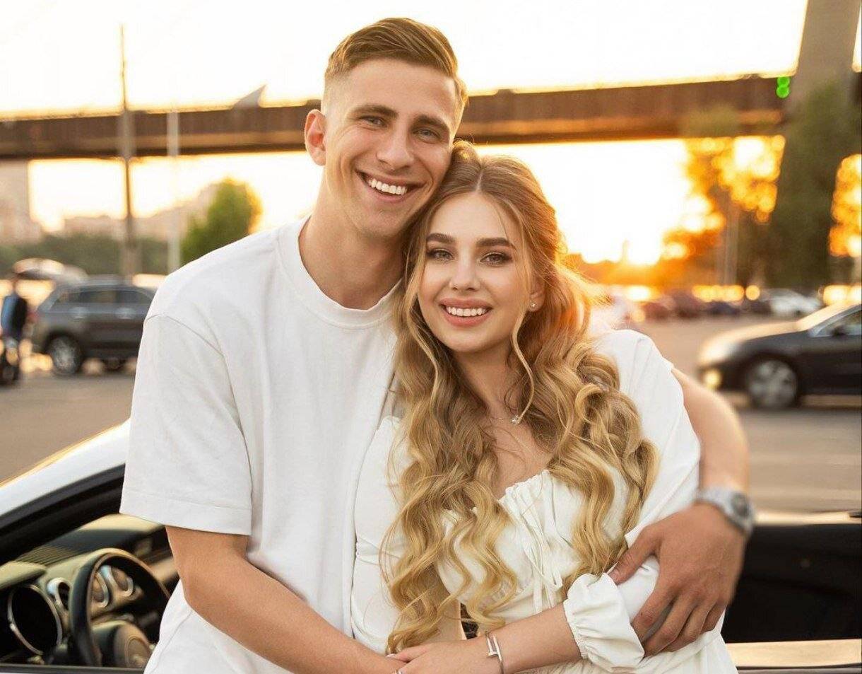 Страдала от звездного отчима и влюбилась в лидера сборной Украины: кто жена Забарного и почему влюбленные живут как пенсионеры