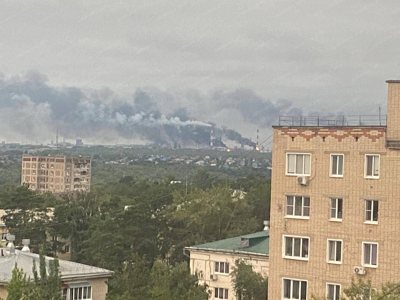 "Сильно попали": украинские дроны атаковали НПЗ в Сызрани, у россиян паника. Фото и видео