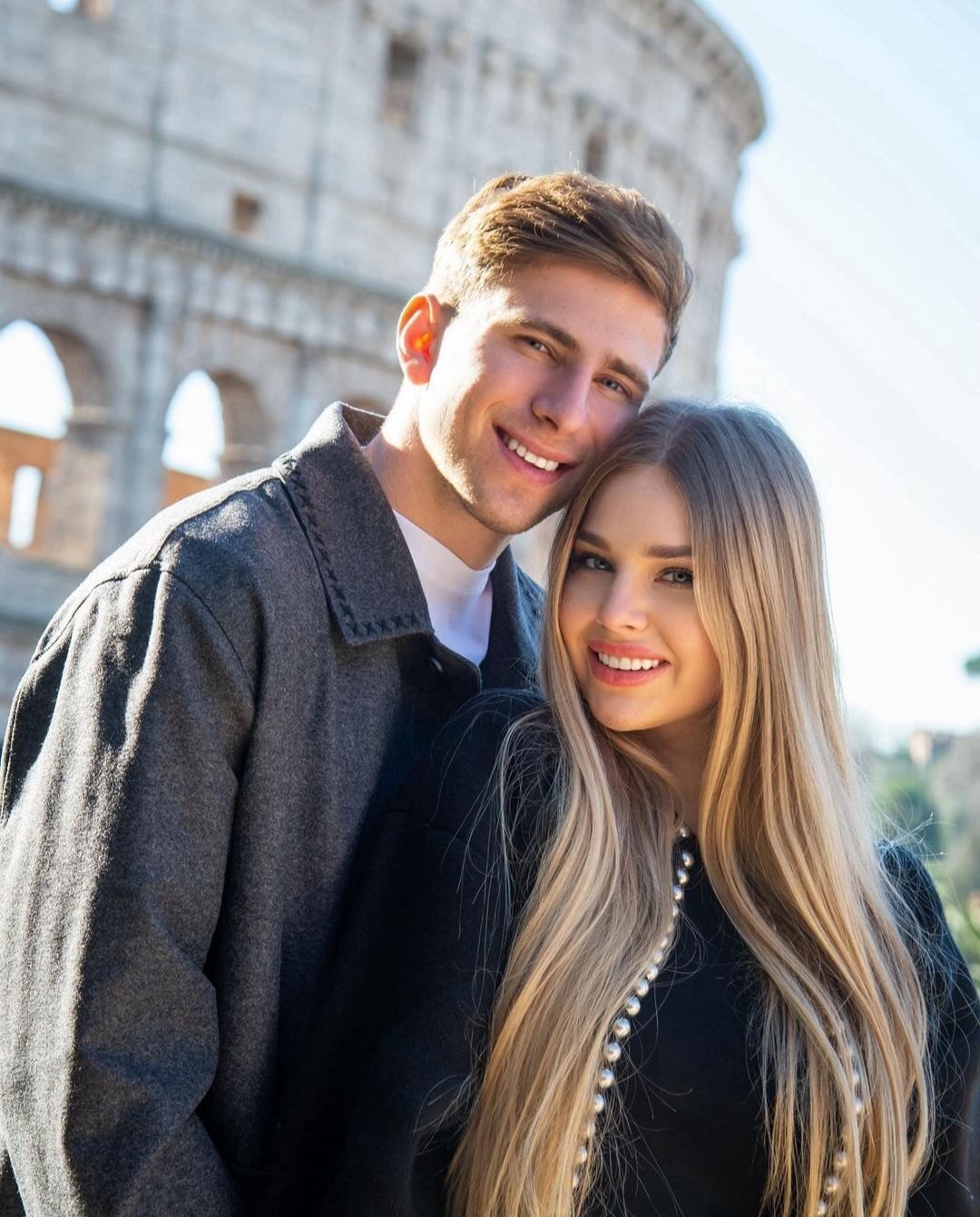 Страдала от звездного отчима и влюбилась в лидера сборной Украины: кто жена Забарного и почему влюбленные живут как пенсионеры