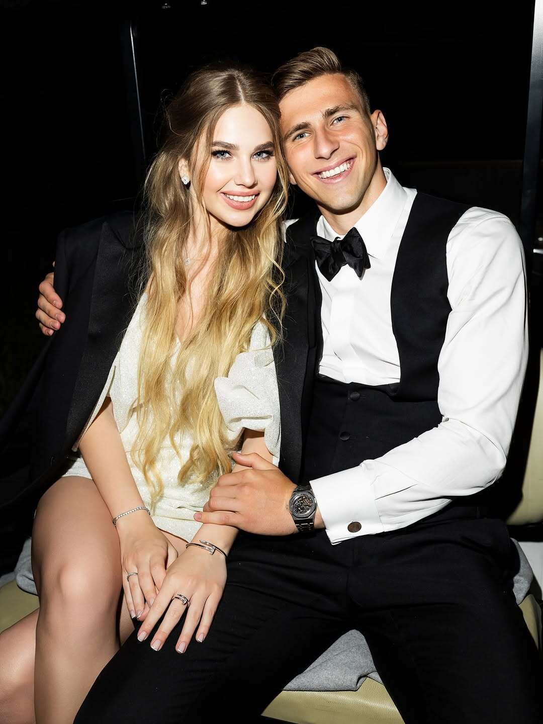 Страдала от звездного отчима и влюбилась в лидера сборной Украины: кто жена Забарного и почему влюбленные живут как пенсионеры