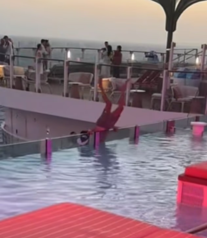 Почему пассажиры круизных лайнеров падают в море во время путешествия: выяснились три причины