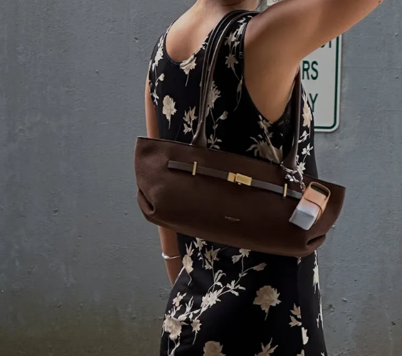 Які сумки будуть на піку моди восени: безпрограшний варіант