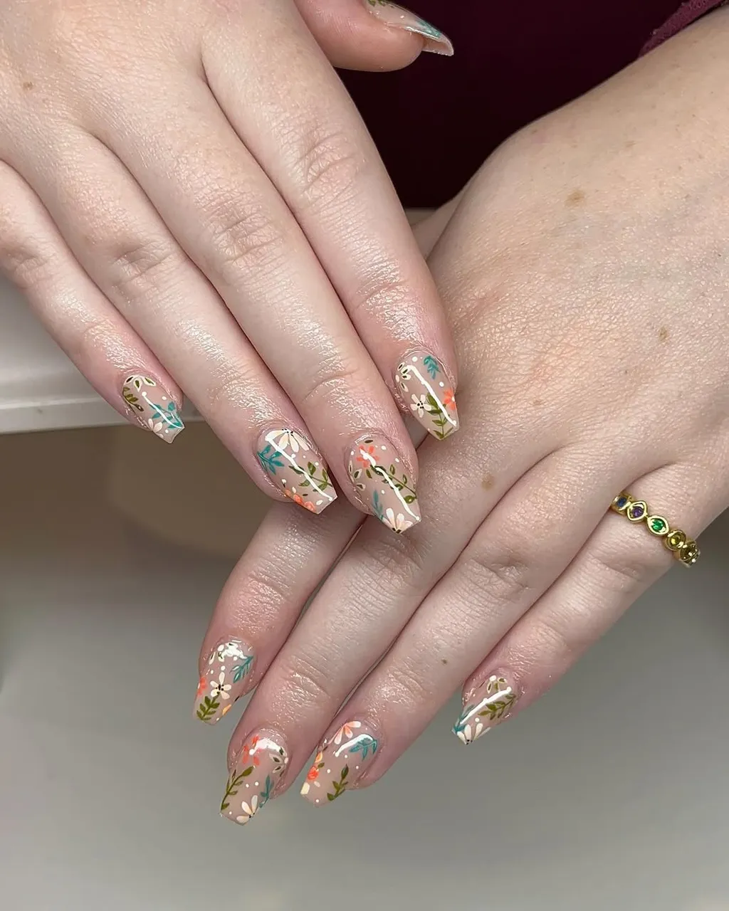 Ногти формы "кофин" снова в тренде: какой дизайн подобрать