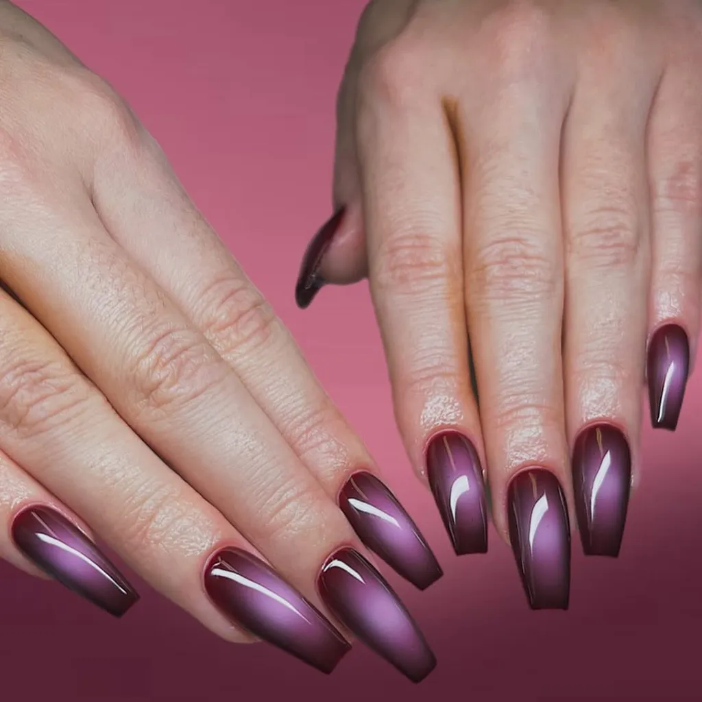 Ногти формы "кофин" снова в тренде: какой дизайн подобрать