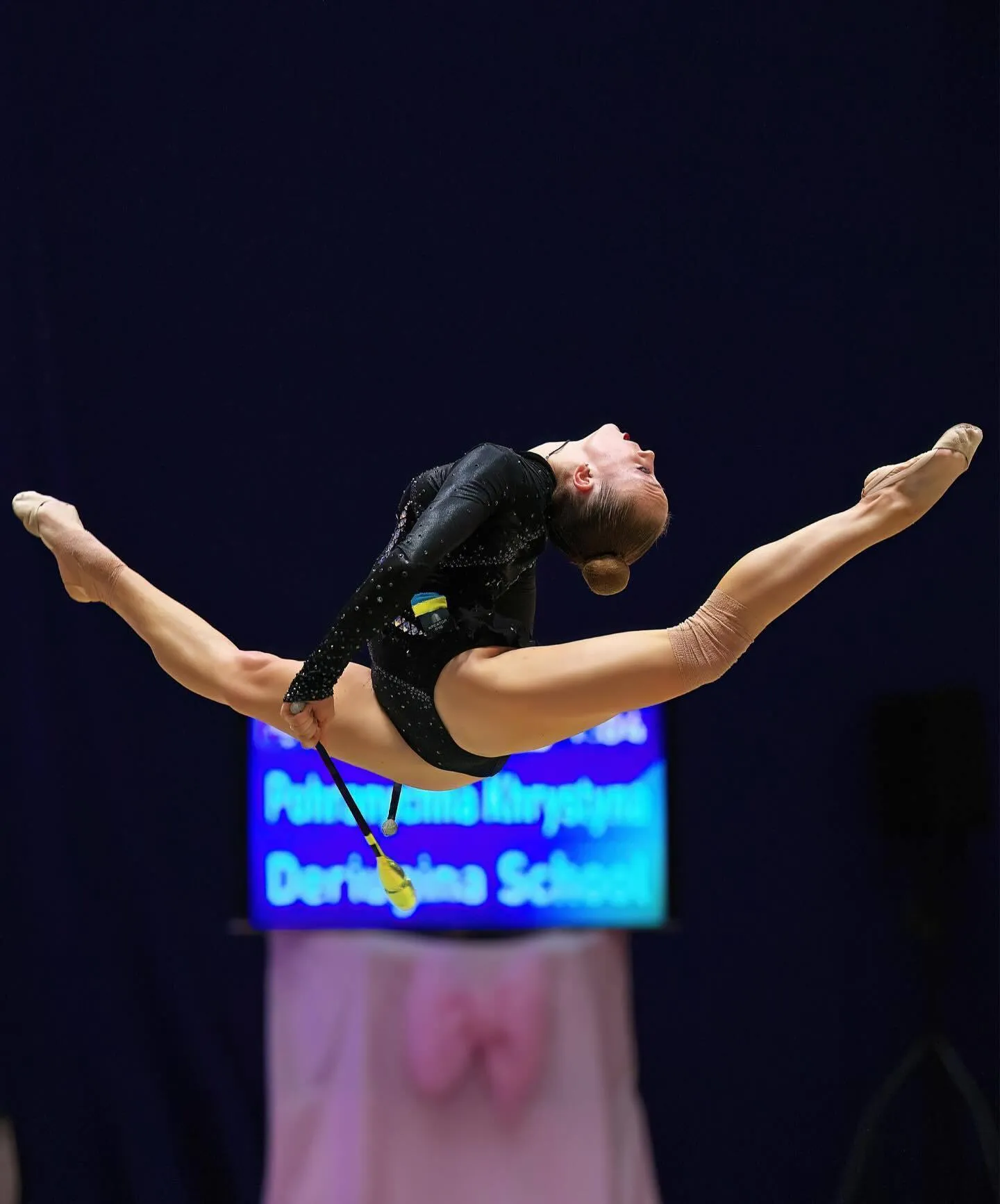 Українська художня гімнастка-чемпіонка роздяглася на відпочинку до купальника і вразила Instagram своєю красою. Фото