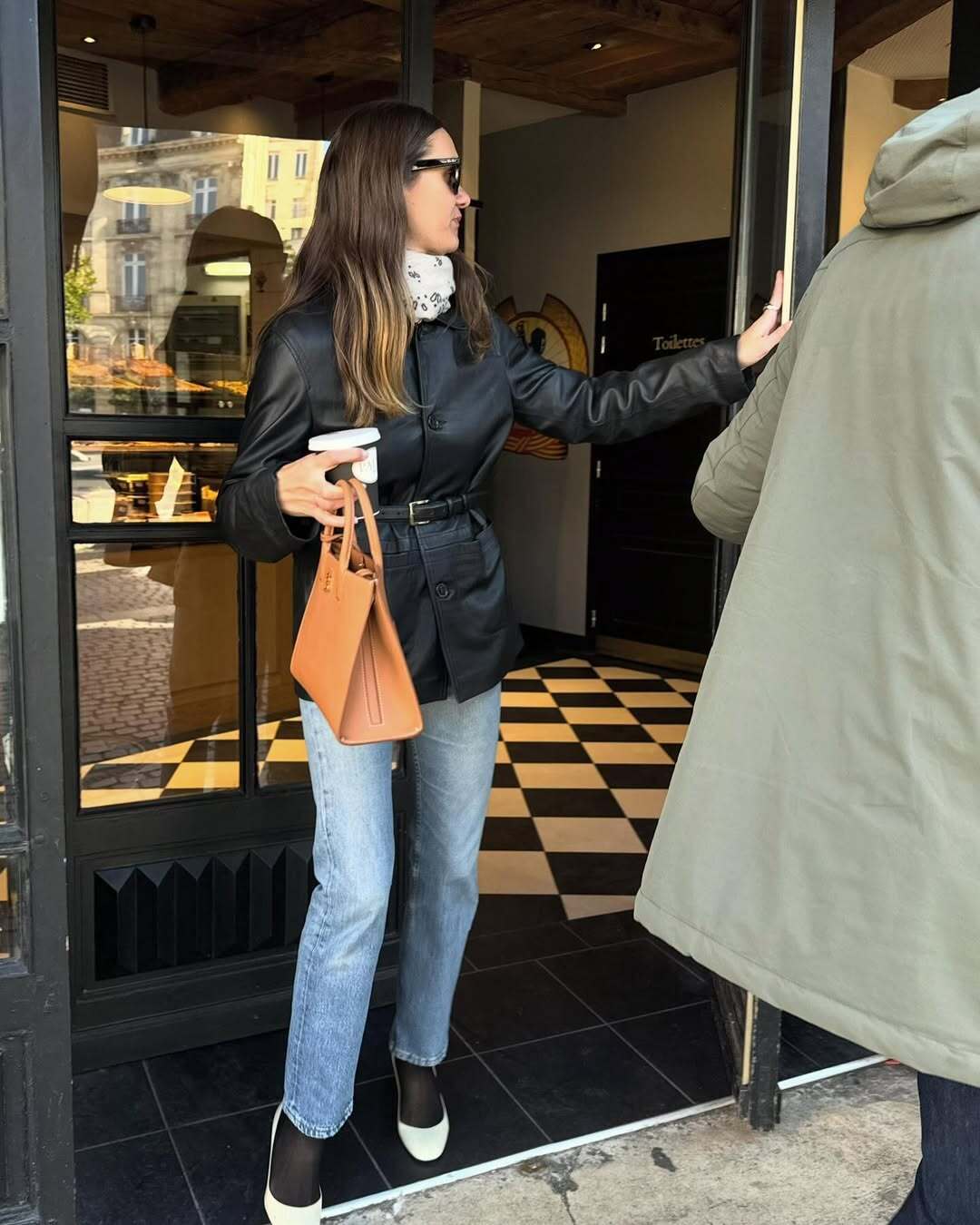 Француженки рекомендують: три способи стильно носити джинси цієї осені