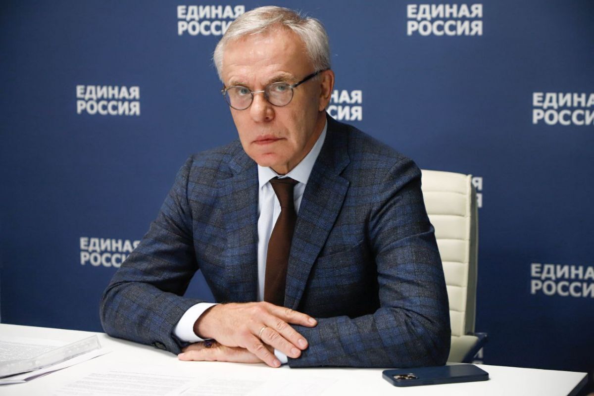 "Зовсім перестали себе поважати". Фетисов заявив, що йому "огидно", що роблять із росіянами, і отримав відповідь у мережі