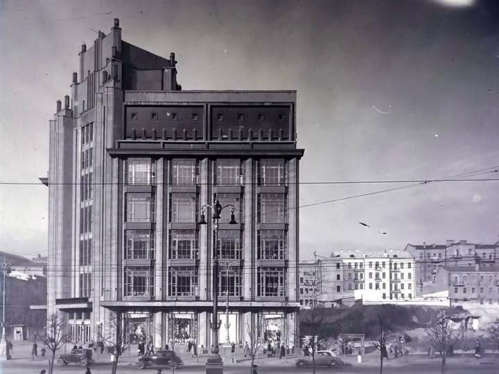 В сети показали, как выглядел самый известный универмаг Киева в 1947 году. Редкое фото