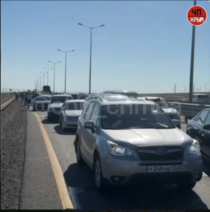 Черги на Керченський міст, талони на бензин і порожні заправки: в окупованому Криму через дефіцит бензину зросли ціни на пальне