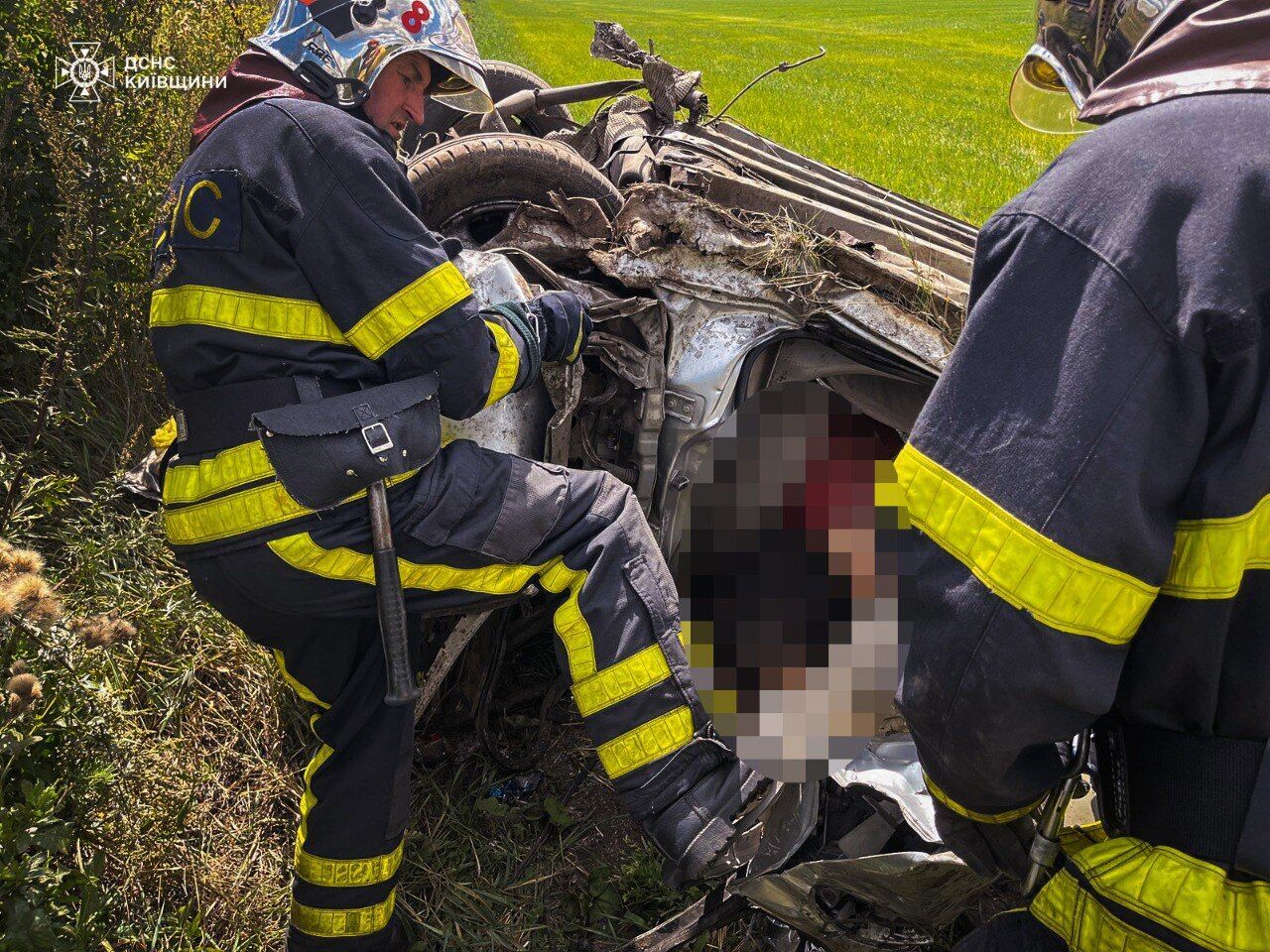 На Київщині зіткнулись вантажівка та легковик: серед загиблих є дитина. Подробиці ДТП та фото
