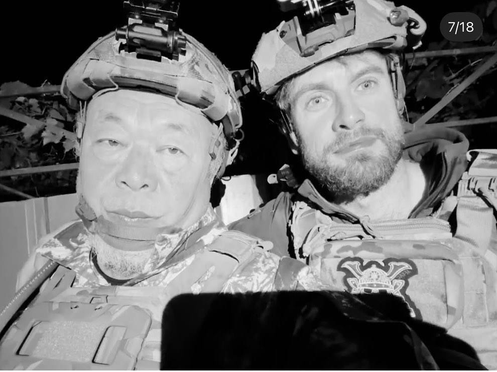 "Самый влиятельный художник мира" Ай Вэйвэй засветился на фронте в Украине: почему в родном Китае его преследовали. Фото