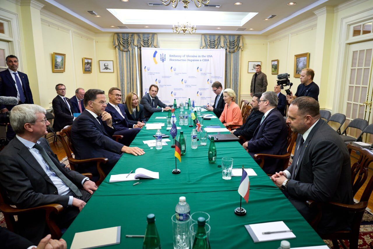 "Україна не залишиться без підтримки": як пройшла зустріч Зеленського, Трампа та лідерів ЄС у Вашингтоні. Фото і відео