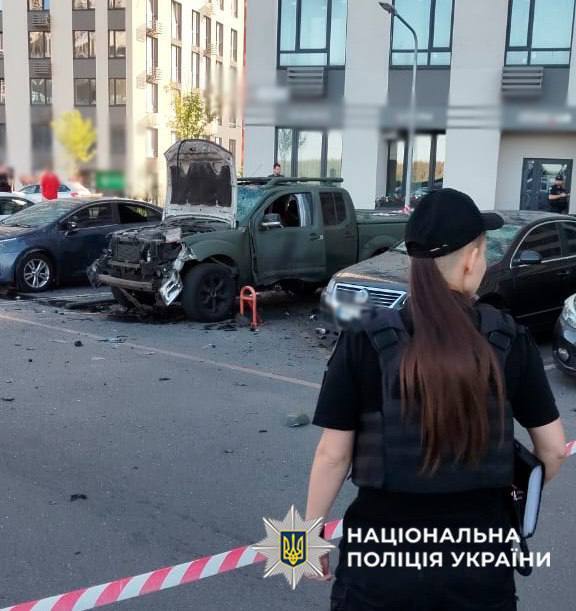 В Киеве произошел взрыв в автомобиле военного. Все подробности, фото и видео
