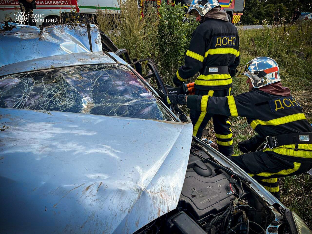 На Київщині зіткнулись вантажівка та легковик: серед загиблих є дитина. Подробиці ДТП та фото
