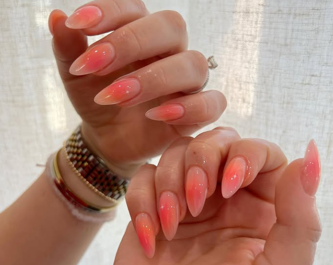 Що таке сорбетний манікюр: як зробити трендовий у 2025 році дизайн