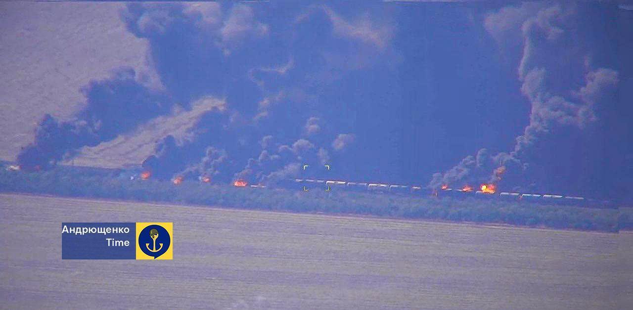 Нічого живого не залишилось: Сили оборони на Запоріжжі знищили російський потяг з залізничними цистернами. Фото