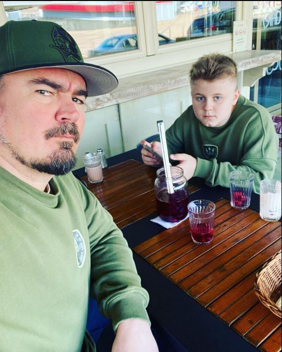 "Ну що, ці ще стоять на Майдані?" Фагот – про бійку в Києві з артистами із РФ, дружбу зі зрадницею Єгоровою та брата в Харкові, що сумує за СРСР