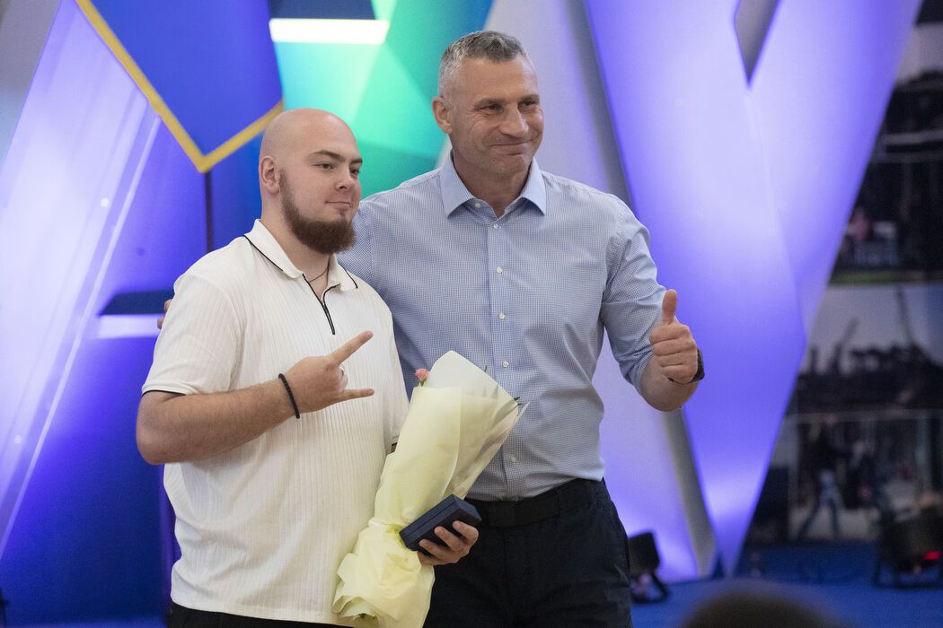 Кличко наградил премиями талантливую молодежь Киева. Фото