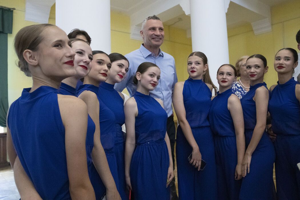 Кличко наградил премиями талантливую молодежь Киева. Фото