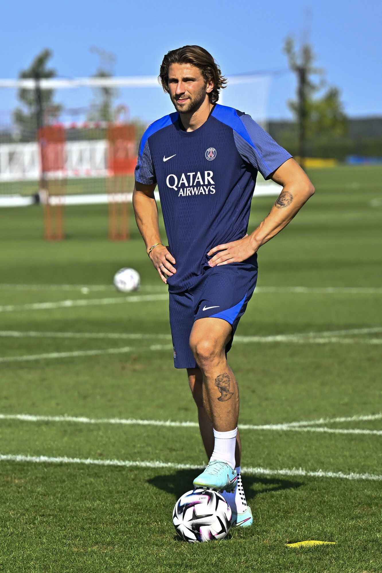 Повний стадіон у Парижі влаштував овації футболісту збірної України, скандуючи його ім'я. Відео