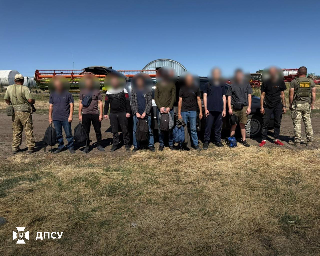 Неудачный трансфер в Молдову: в Одесской области разоблачили незаконных "перевозчиков" уклонистов за границу. Фото