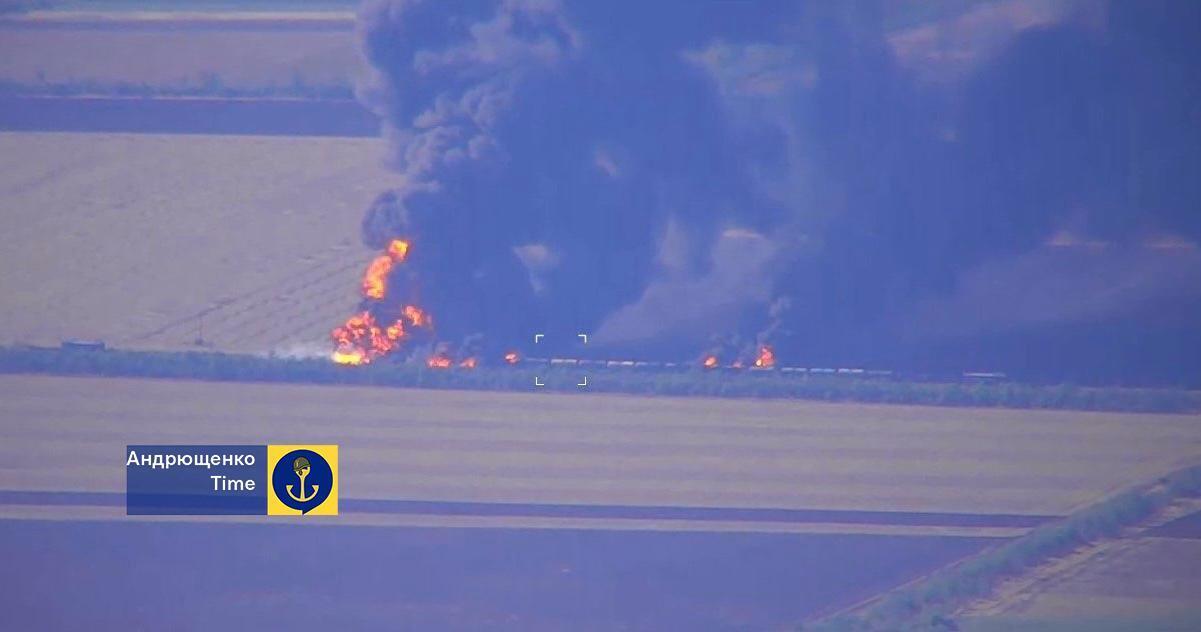 Нічого живого не залишилось: Сили оборони на Запоріжжі знищили російський потяг з залізничними цистернами. Фото