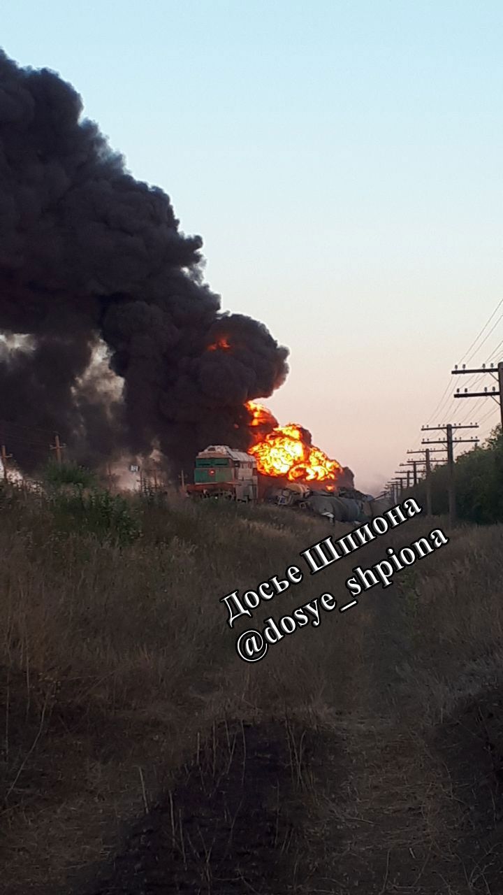 Нічого живого не залишилось: Сили оборони на Запоріжжі знищили російський потяг з залізничними цистернами. Фото