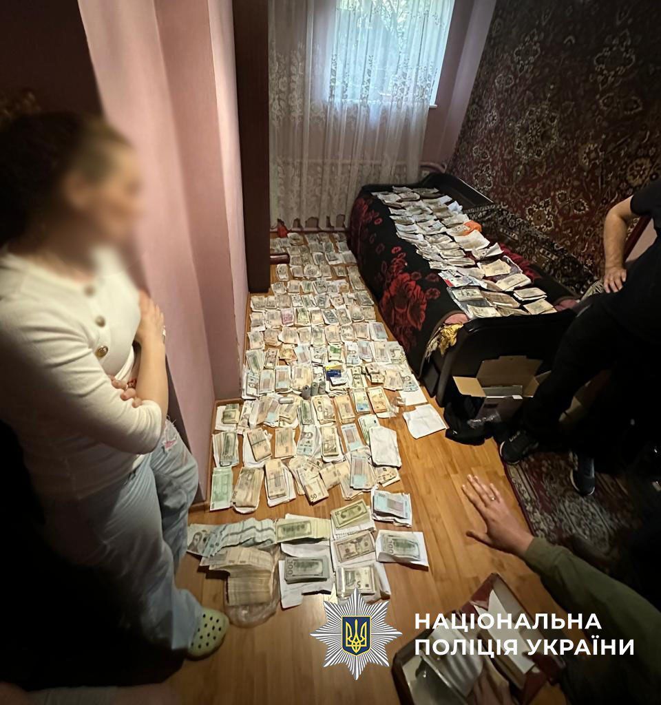 В Киеве ликвидировали еще одну схему для уклонистов: у причастных к "бизнесу" изъяли более 17 млн грн. Фото