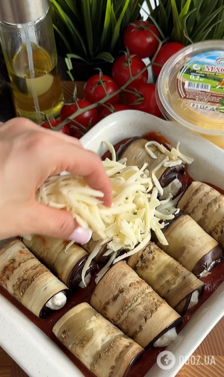 Запеченные рулетики из баклажанов под сыром: как приготовить вкусное сезонное блюдо