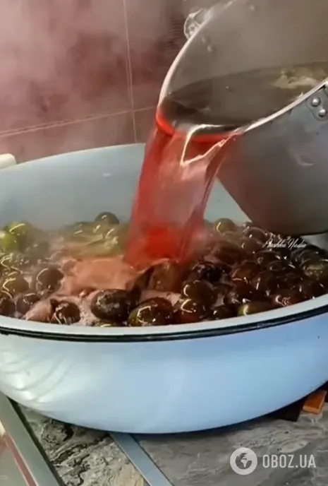 Как вкусно замариновать сливы на зиму: делимся рецептом пикантной закуски