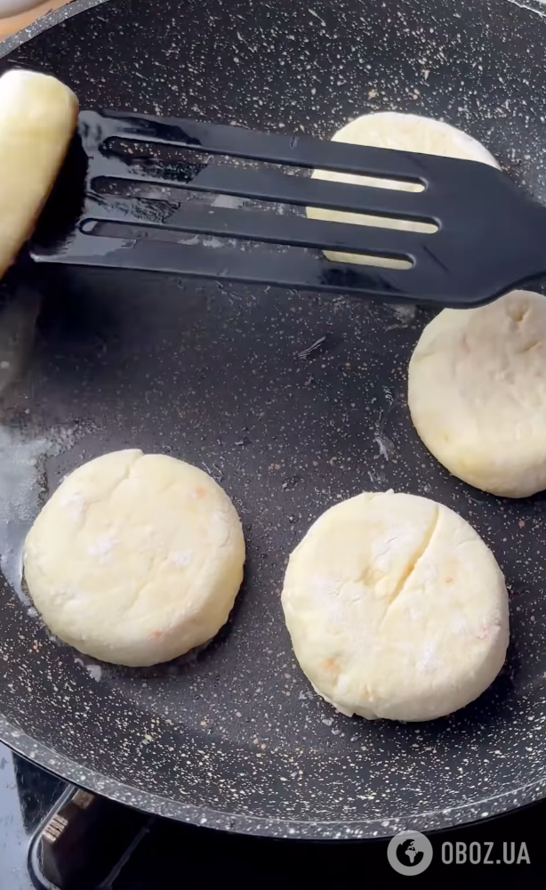 Как правильно жарить сырники