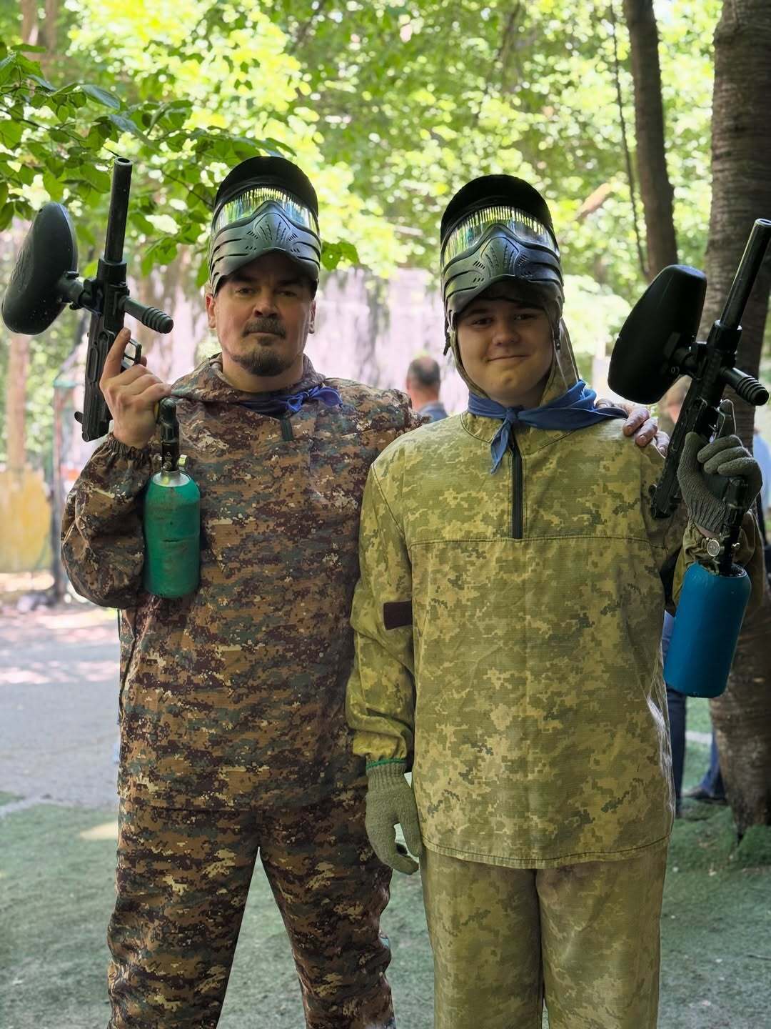 "Ну що, ці ще стоять на Майдані?" Фагот – про бійку в Києві з артистами із РФ, дружбу зі зрадницею Єгоровою та брата в Харкові, що сумує за СРСР