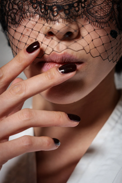 Какой маникюр выбрать осенью-2025: горячие хиты