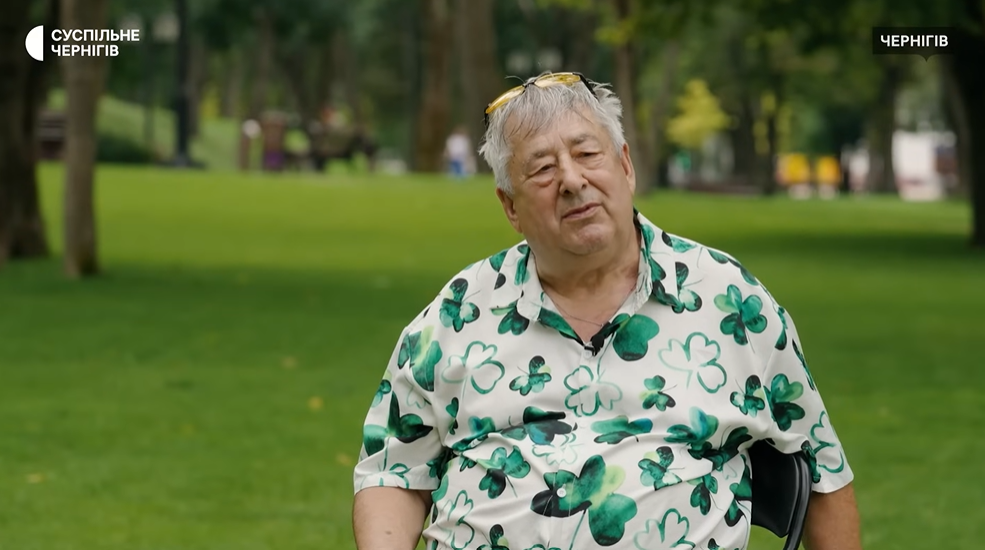 "Дитино, старий дід буде твою дівчину веселити?" Ведучий "Миколиної погоди" розповів про курйозний випадок із фанатом у магазині