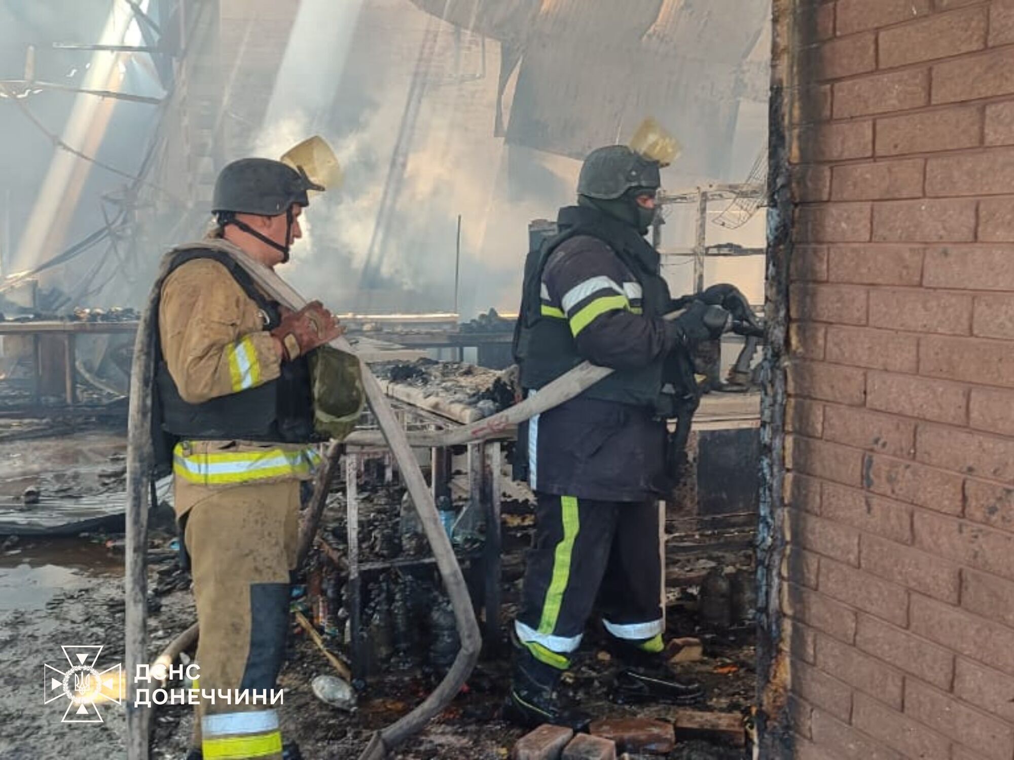 Оккупанты ударили по рынку и магазину в Дружковке: есть раненые. Фото и видео