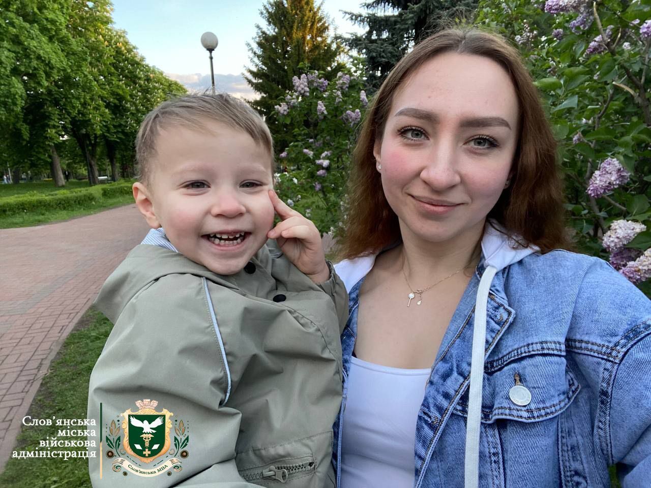 У Києві під час обстрілу РФ загинуло молоде подружжя зі Слов'янська, їхній 2-річний син і ненароджена дитина. Фото