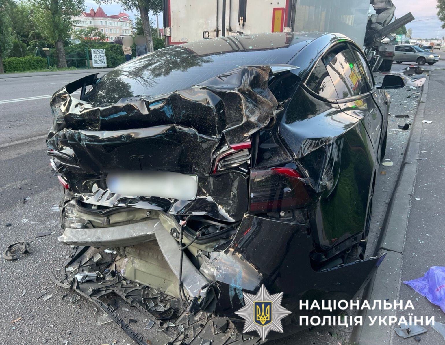 Под Киевом произошло ДТП с участием грузовика и пяти легковушек. Подробности и фото