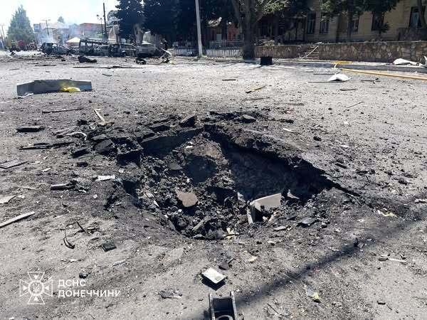 Оккупанты ударили по рынку и магазину в Дружковке: есть раненые. Фото и видео