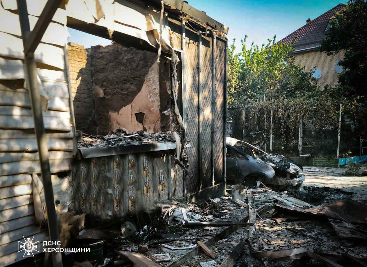 Окупанти вдарили по Херсону і області: є загиблі та поранені. Фото