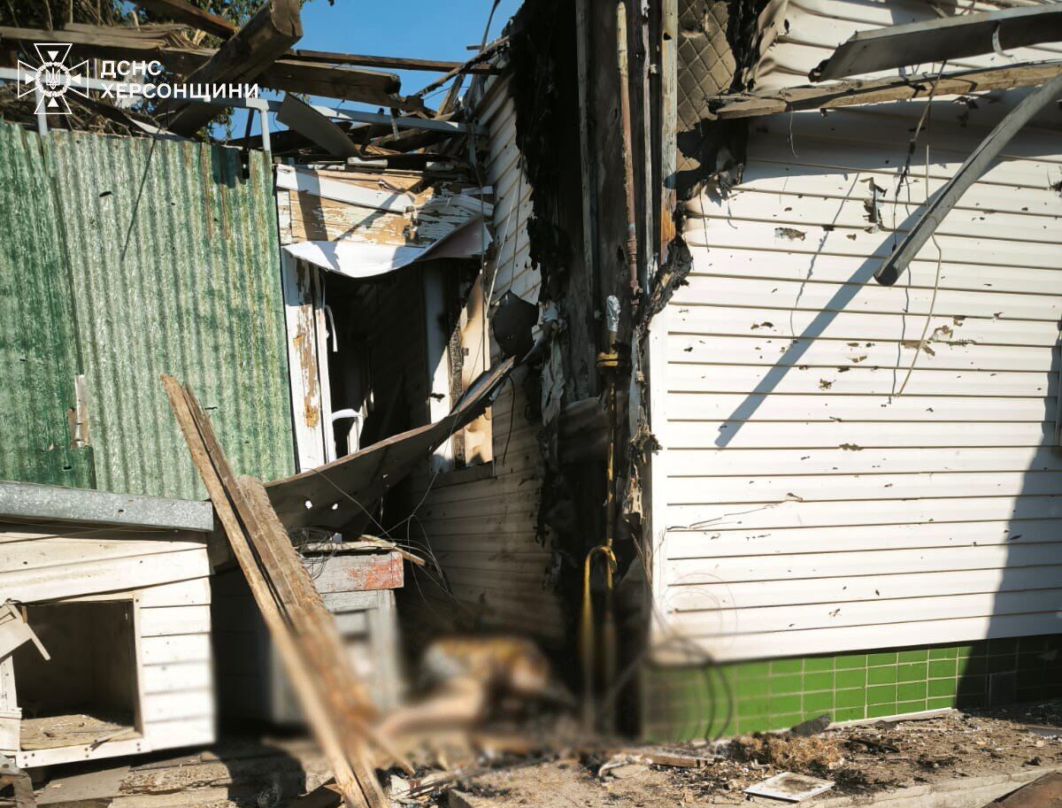 Окупанти вдарили по Херсону і області: є загиблі та поранені. Фото