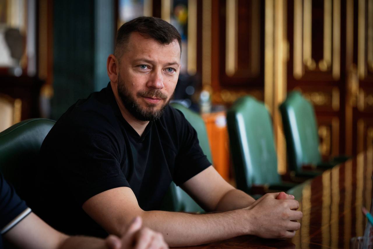 На хабарях викрито нардепа, очільників районної й міської адміністрацій, військових НГУ: стали відомі прізвища. Фото