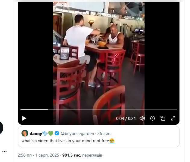 Знаменитый чемпион-супертяжеловес набросился на Кличко. Видео собрало 1 млн просмотров, обретя вторую жизнь в интернете