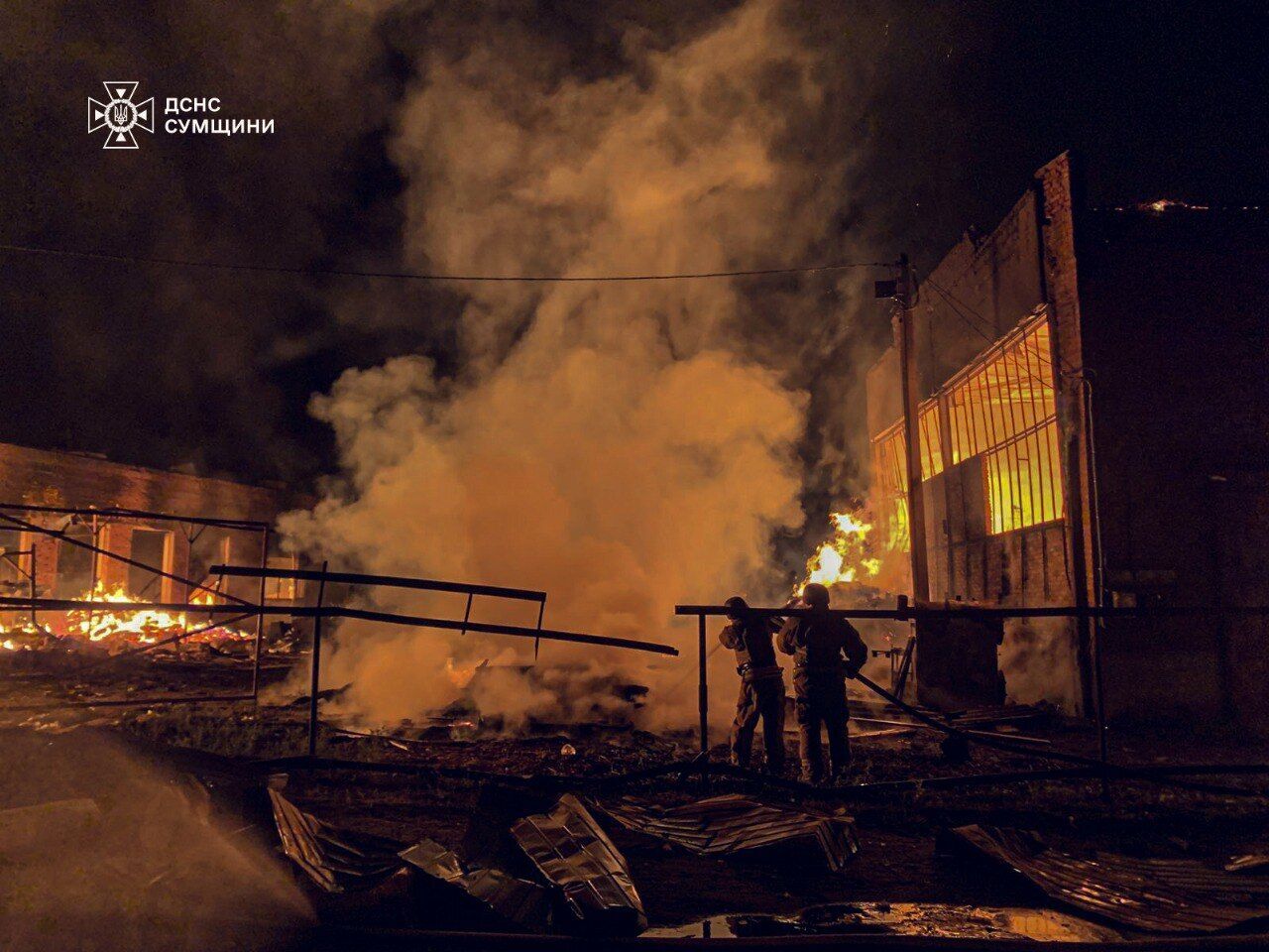 Росія атакувала дронами Охтирку на Сумщині: поранено 14 людей, серед них діти. Фото та відео