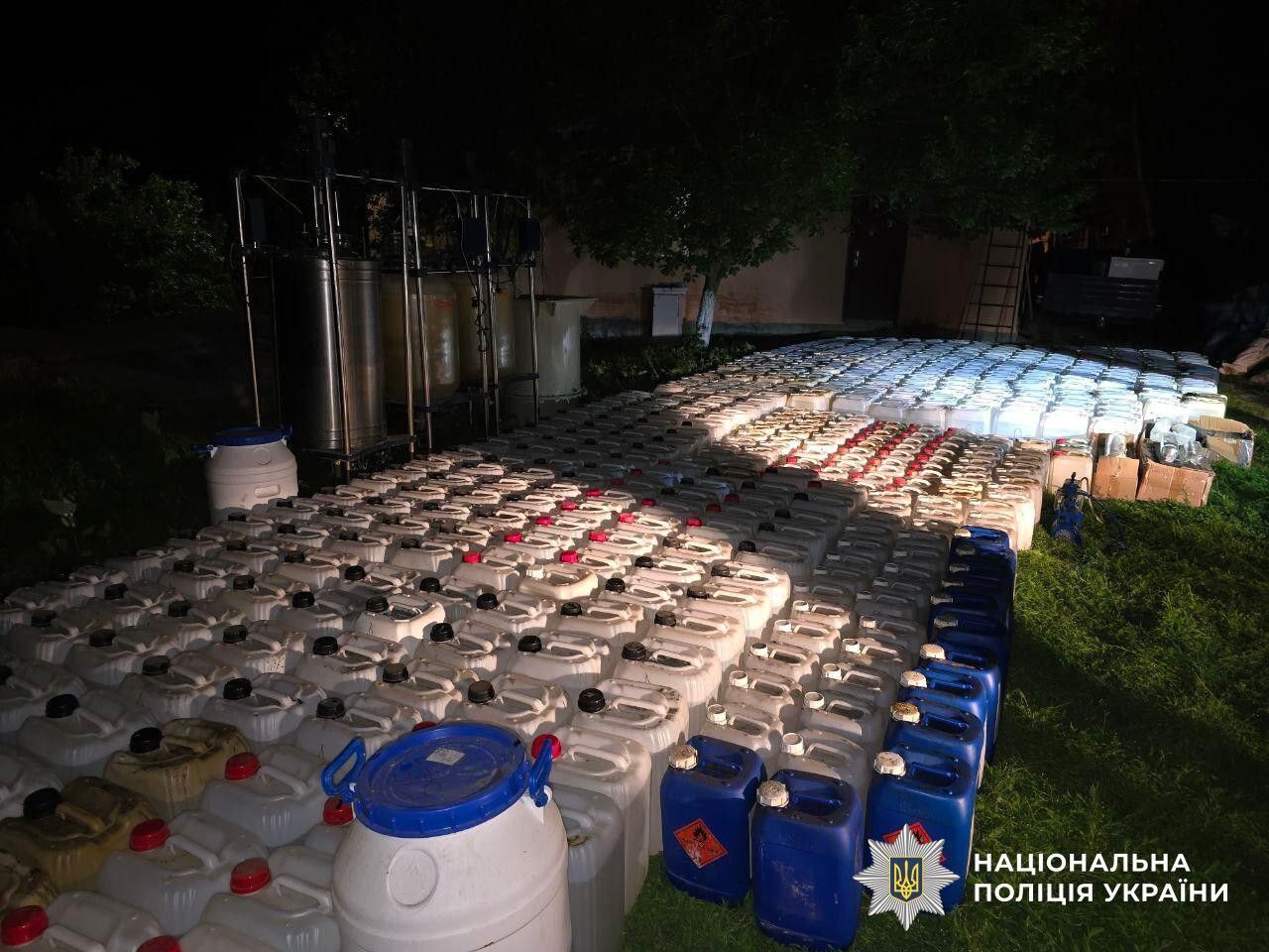 "Схема" на 2 млрд грн: в Украине разоблачили наркогруппировку, которая планировала сбыть 8 млн доз наркотиков. Фото