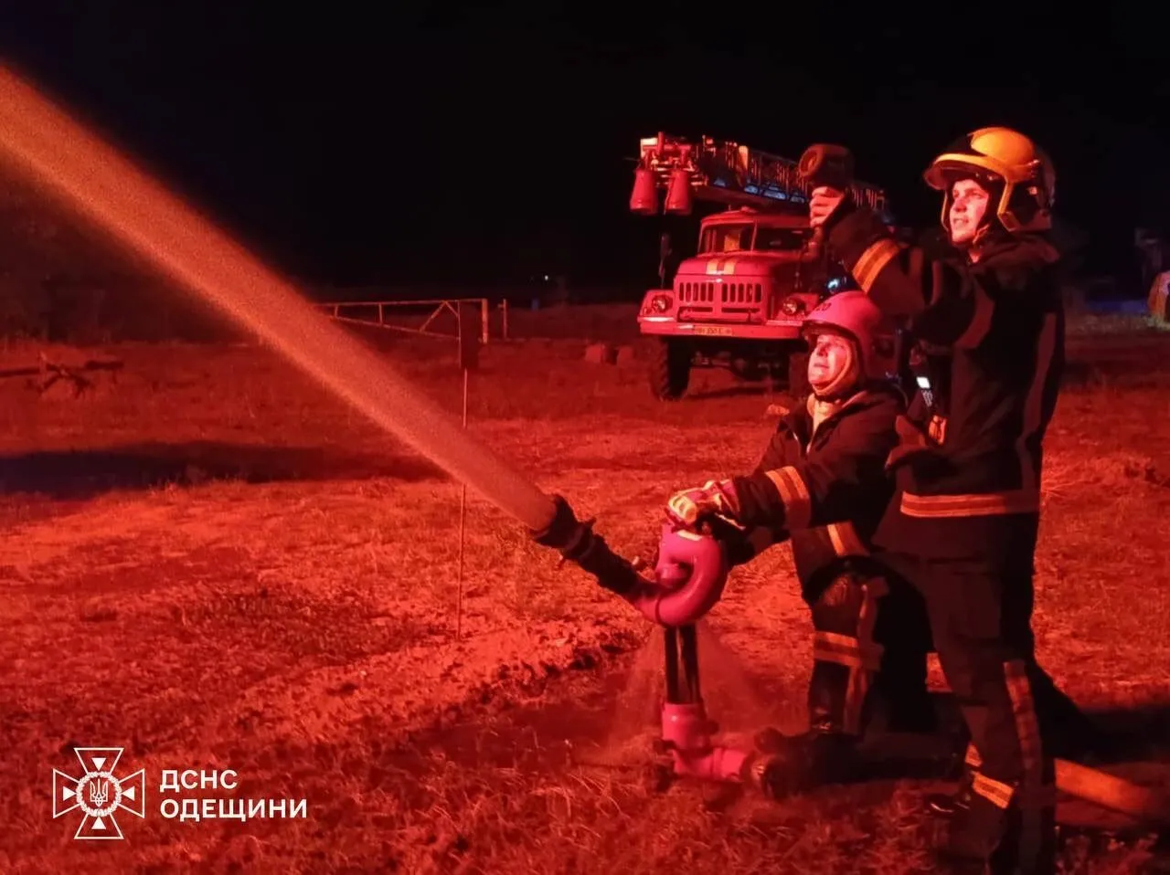 Окупанти вдарили по Одещині: пошкоджено припортову інфраструктуру, постраждала людина. Фото та відео
